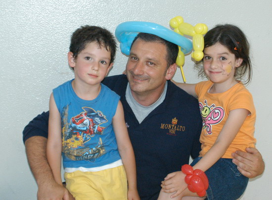 Coach Gianluca Gori con i figli Gianmarco e Viola